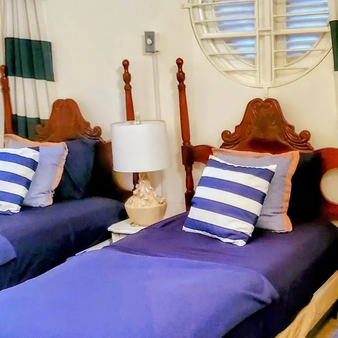 Amazing Location! Walk To Town, Beach & Dinner - Payment Required To Reserve 오쵸 리오스